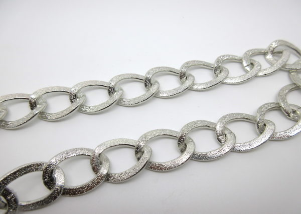 Catena alluminio martellato argento